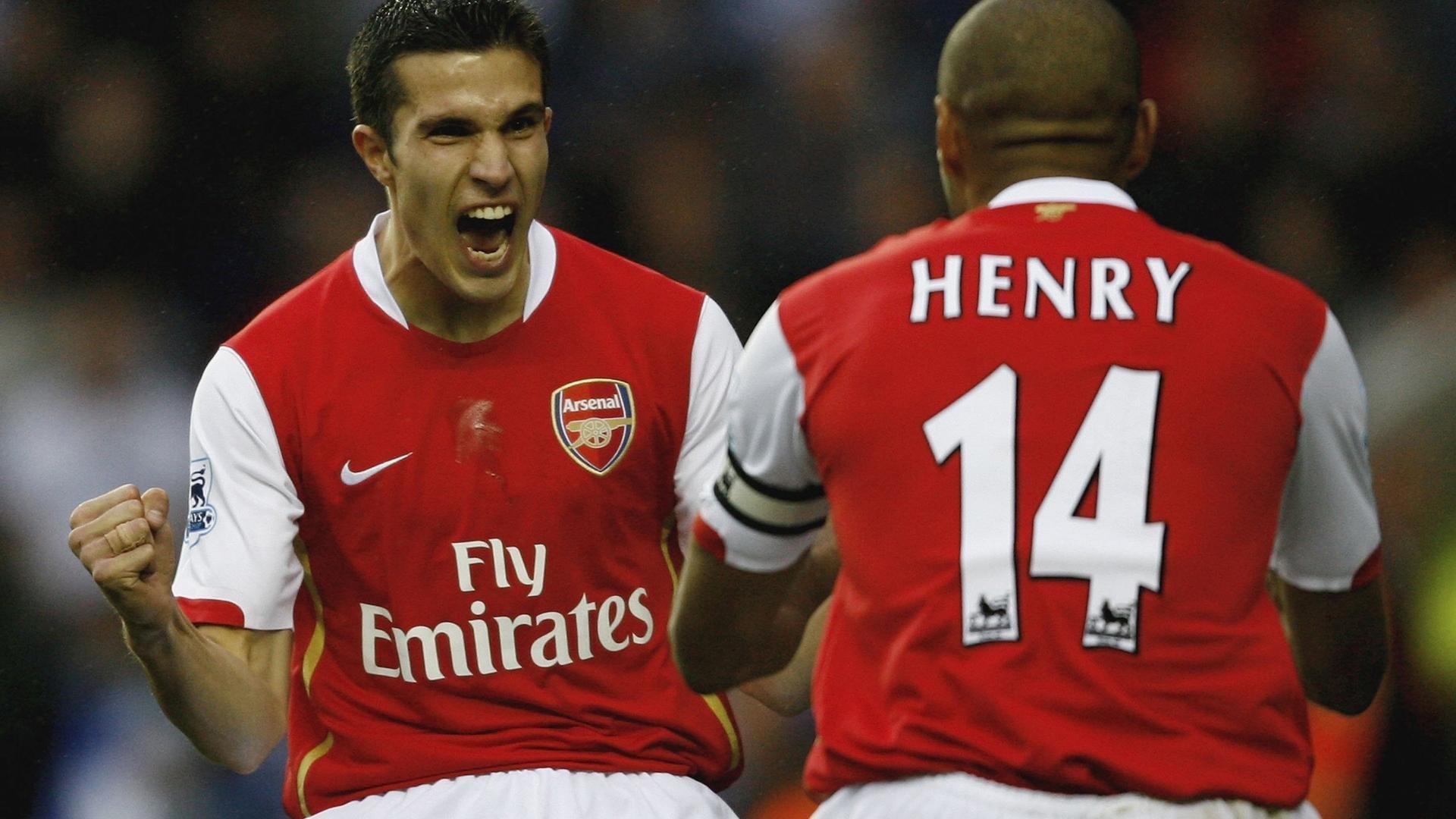 kaiyun体育-英超联赛“新老交替”，年轻球员逐渐崭露头角，英超新人